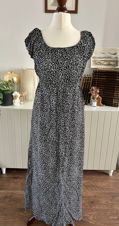 Unbranded Black & White Long Dress Size 10