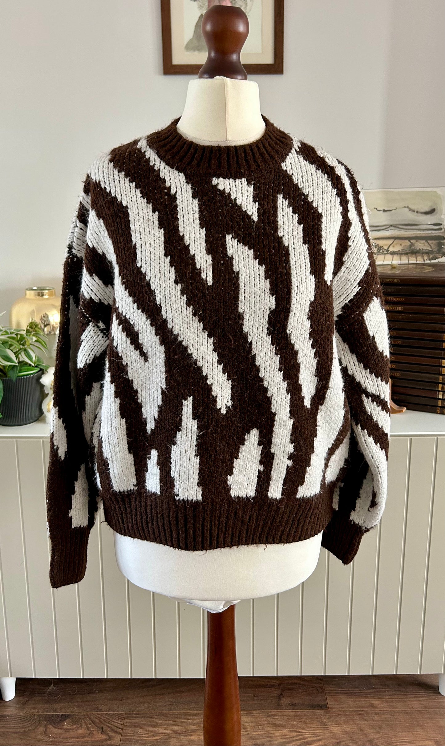 George Brown & White Thick Jumper Size 10