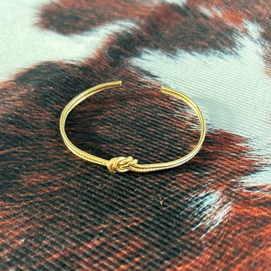 Knotted Bangle 18K Gold Plated